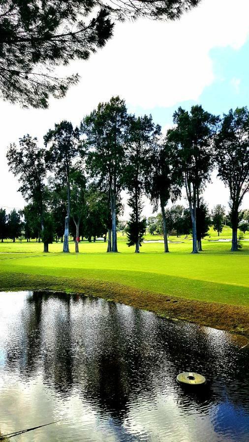 Апартаменты Apartamento Con Vistas Al Campo De Golf Y Piscina Фуэнхирола Экстерьер фото