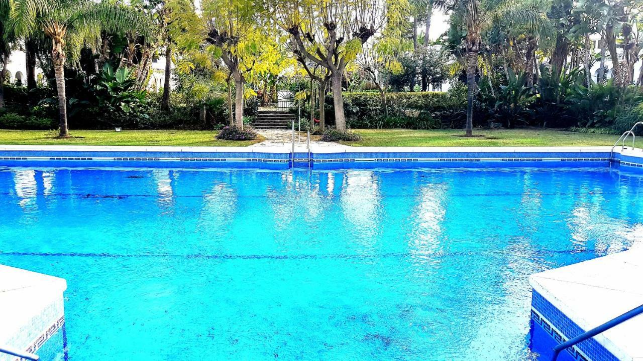 Апартаменты Apartamento Con Vistas Al Campo De Golf Y Piscina Фуэнхирола Экстерьер фото